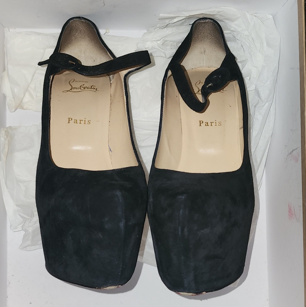 Heels - Picture 2 of 5